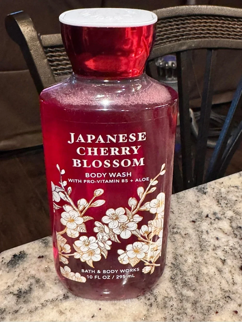 Bath & Body Works Japanese Cherry Blossom Body Wash - Red